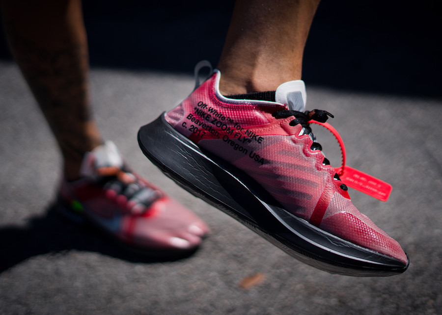 zoom fly pink on feet