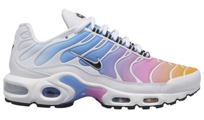 Nike Air Max Plus in Blue, Pink and 